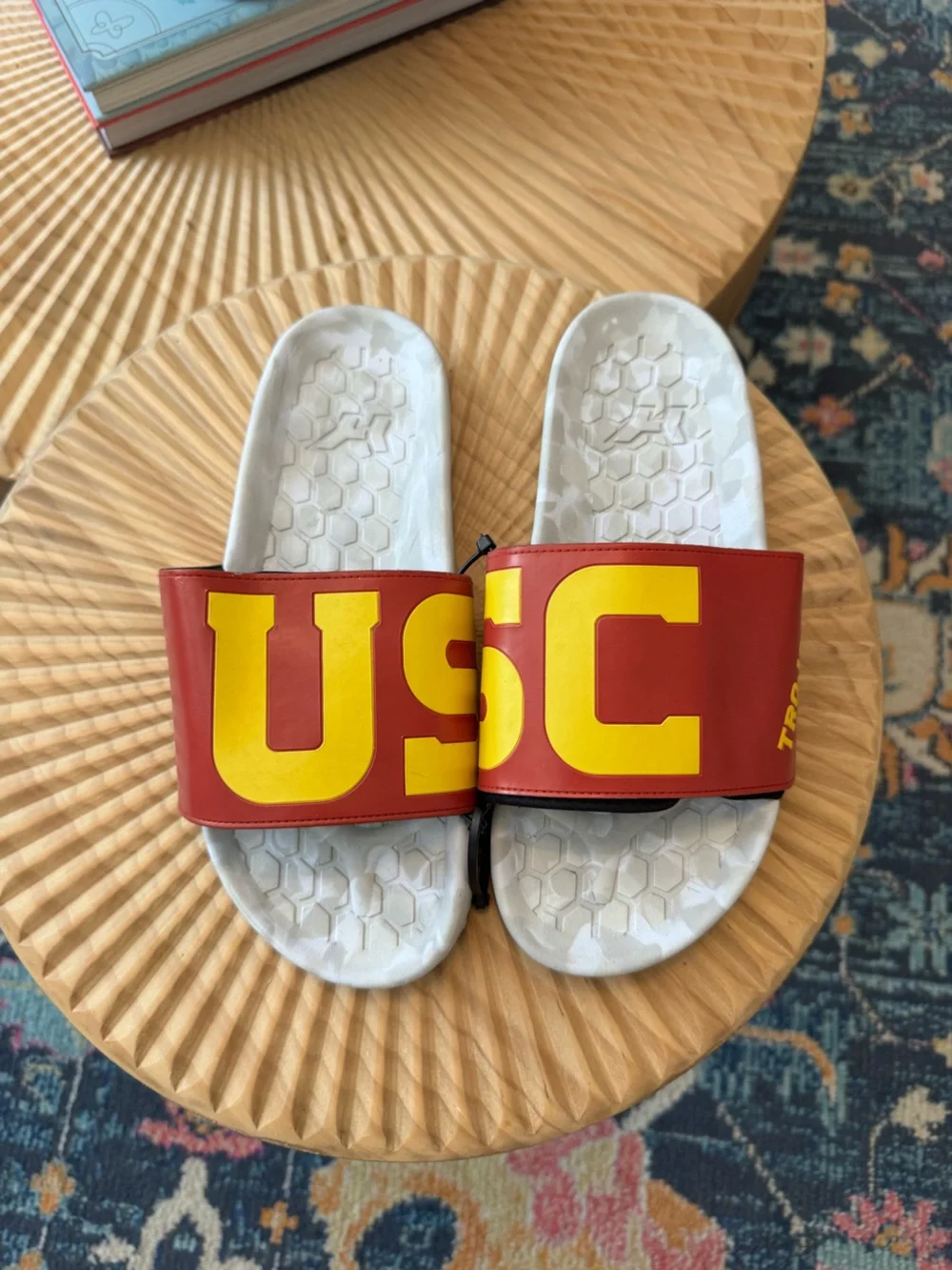 Hype University of Southern California Trojan Slydr Slide Sandals gold/Red NWOT